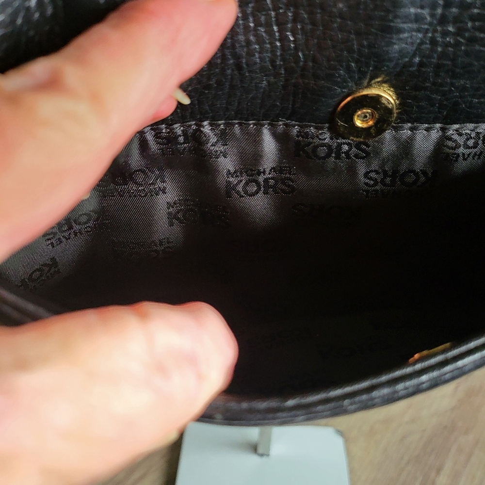 Michael Kors Black Leather Shoulder Bag - Picture 3 of 8